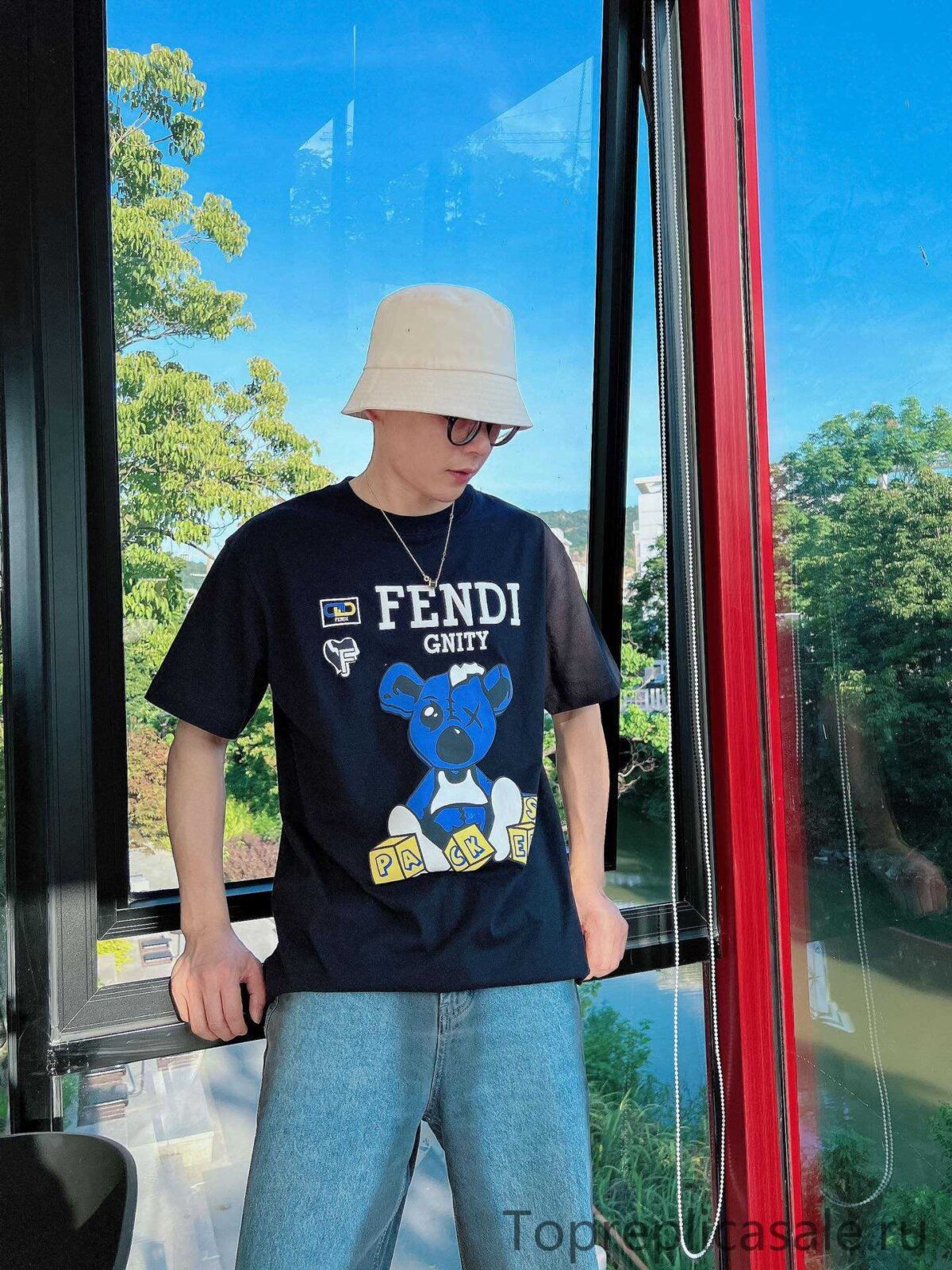 Fendi Clothing T-Shirt Black White Unisex Cotton Spring/Summer Collection Fashion Short Sleeve 1 i1689062124 8823 0